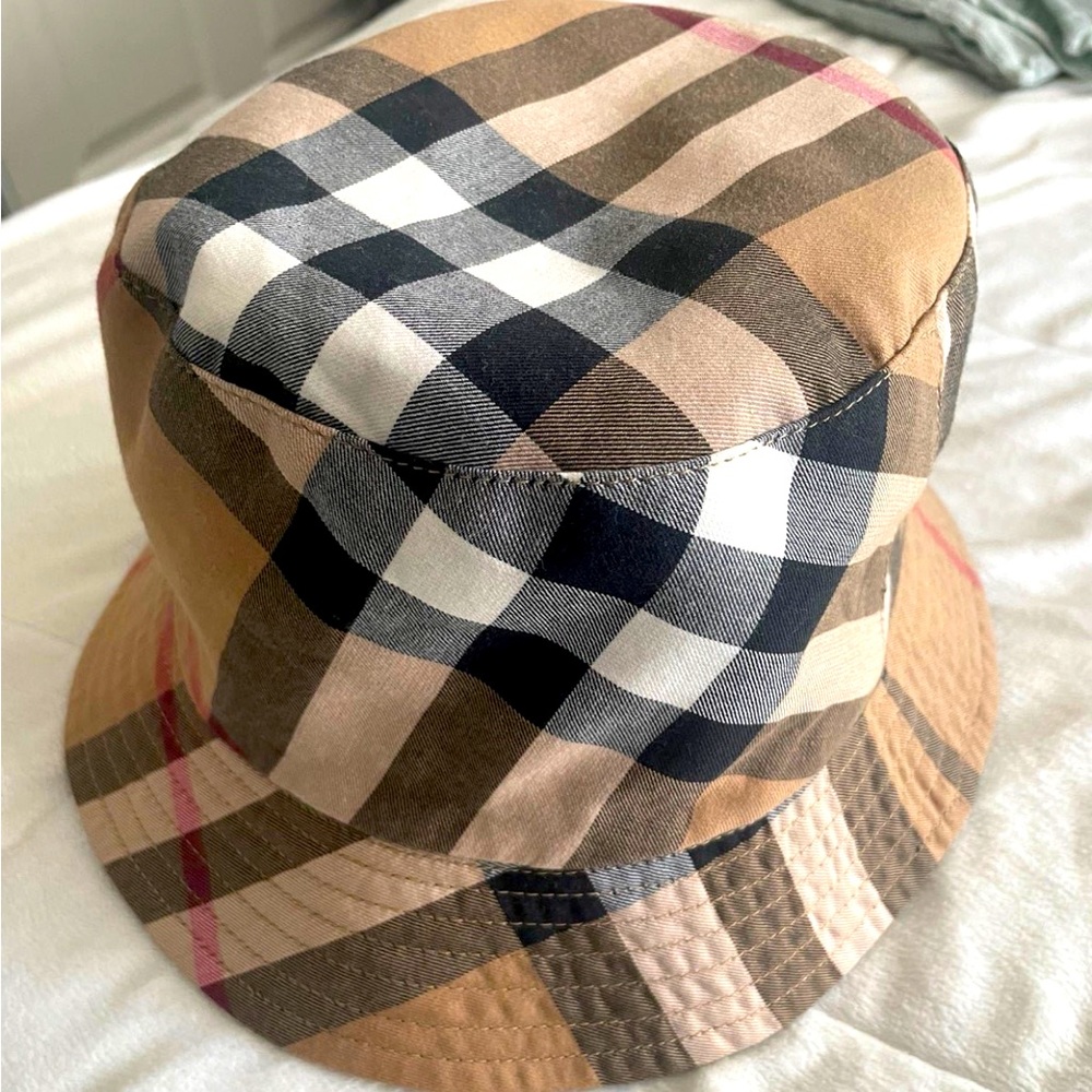 Burberry CheckNova Bucket Hat